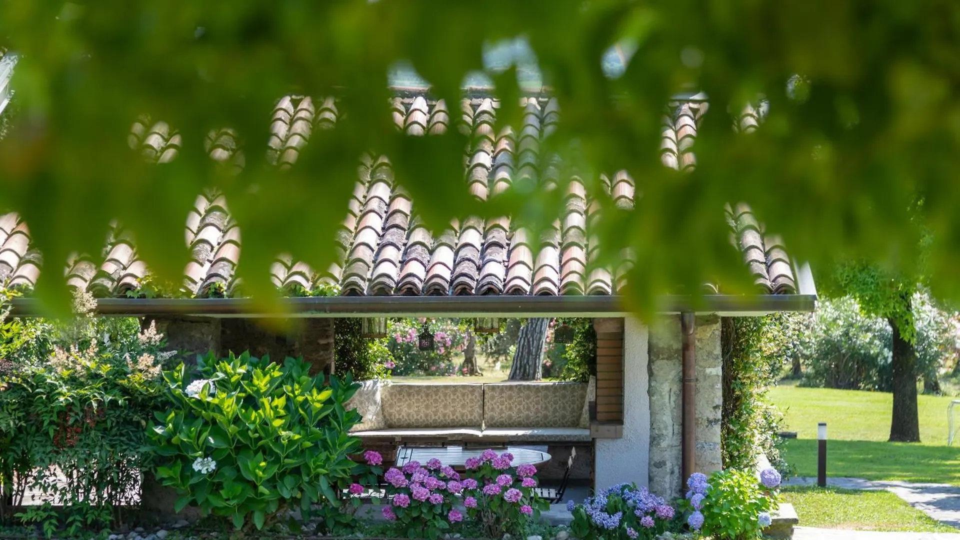 Poderi La Rocchetta Luxury Villa On The Hills Of Lake Garda San Felice del Benaco Ferienhaus