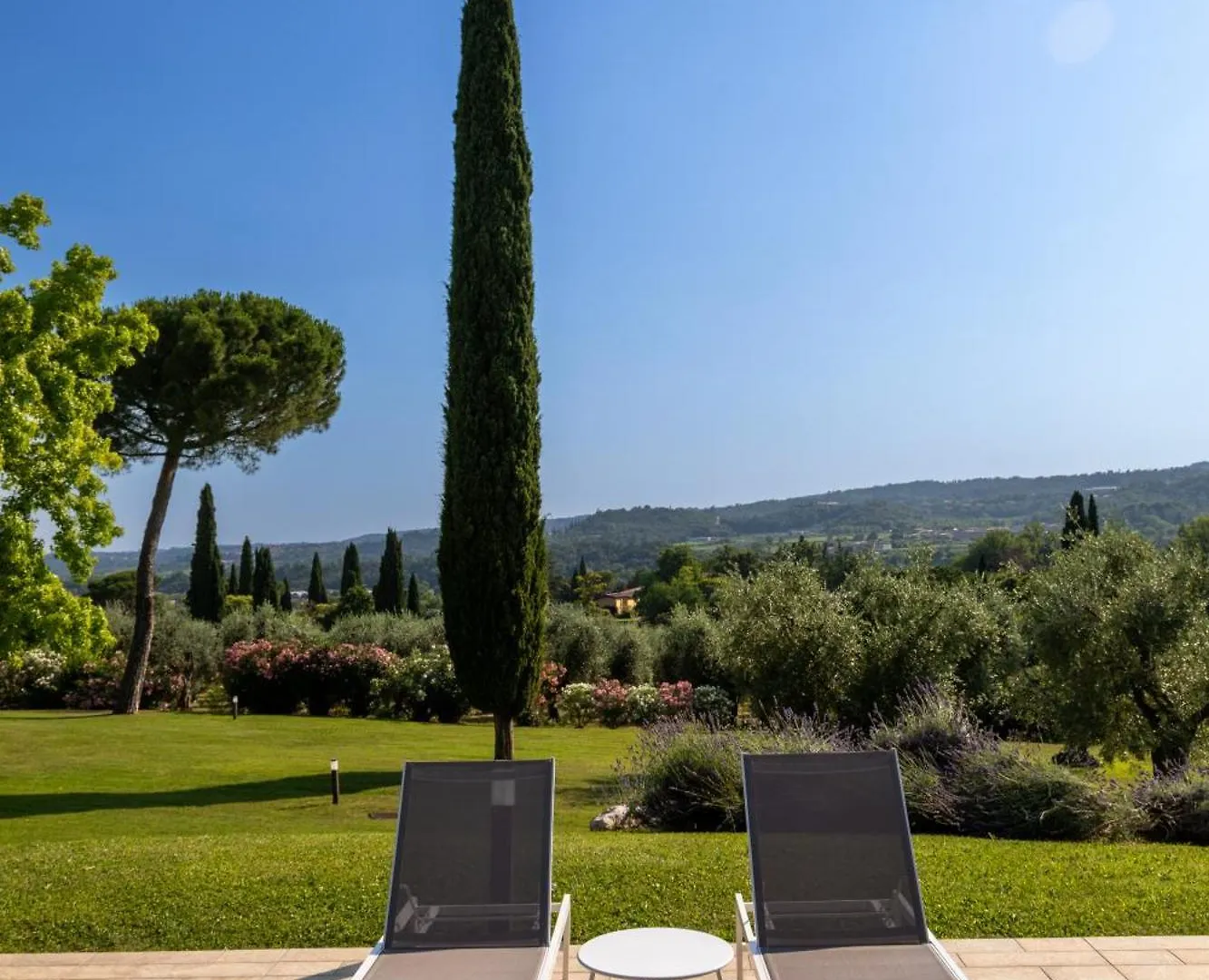 בית נופש סן פליס דל בנאקו Poderi La Rocchetta Luxury Villa On The Hills Of Lake Garda איטליה